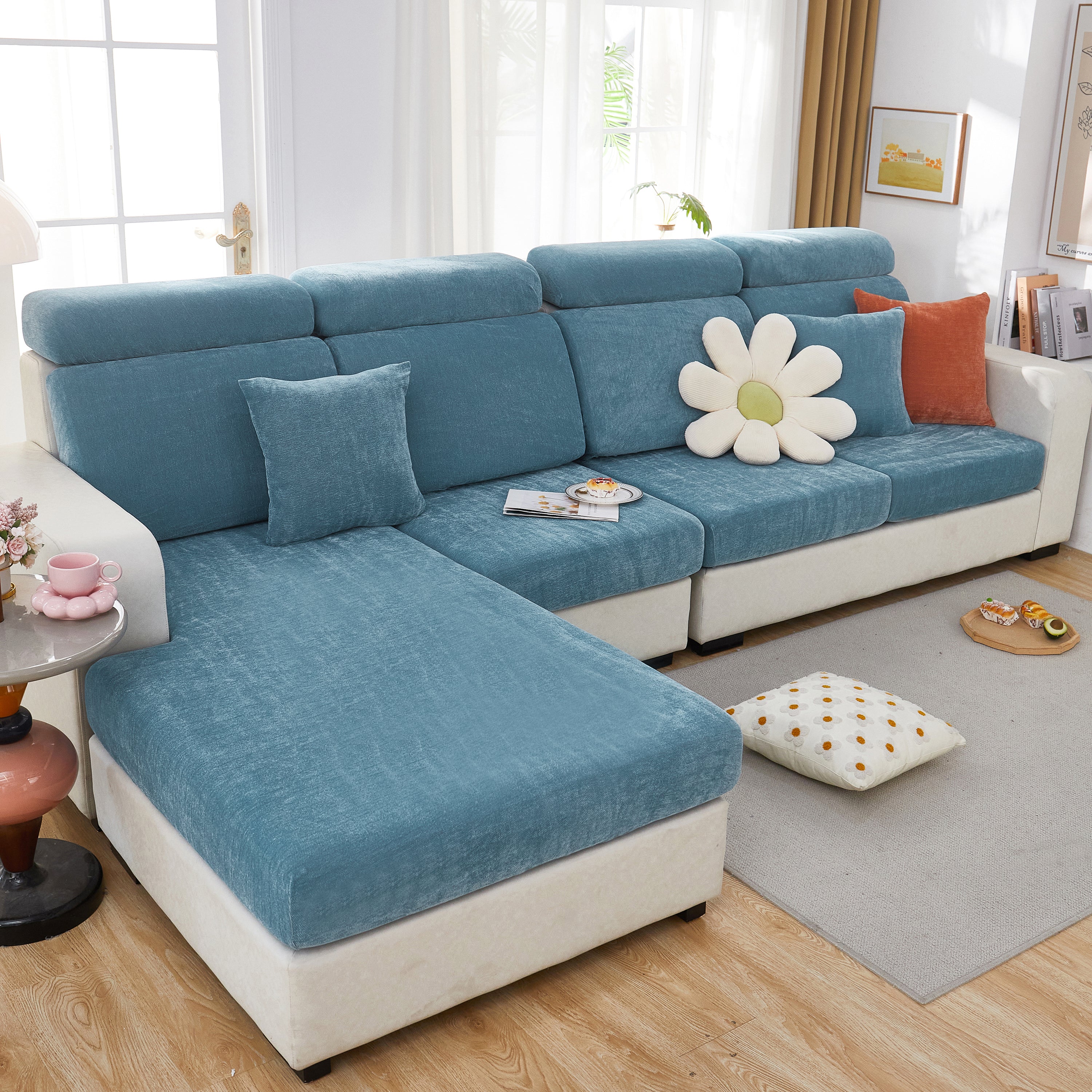 Bank met FancySofas Chenille bankhoezen in de kleur Ocean Blue, machinewasbaar, strak en stijlvol, bedekt de hele bank.